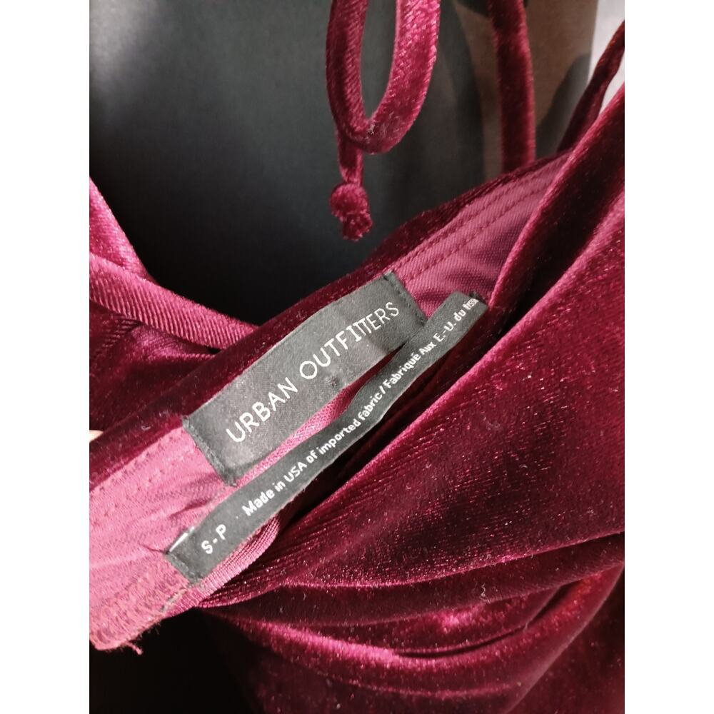 Urban Outfitters Red Velvet Open Back Mini Dress S Party Cocktail - Picture 4 of 4